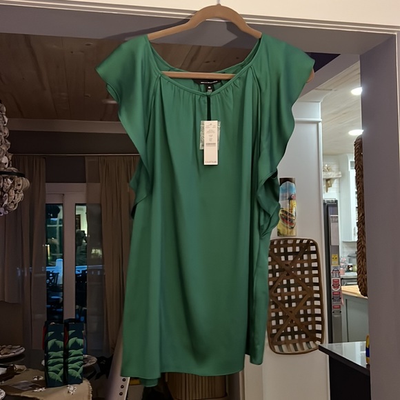 Amazon color XL WHBM Flutter Sleeve top in XL
NWT - Picture 3 of 5